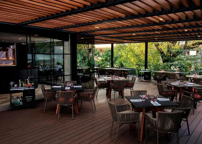 Krystal Grand Insurgentes 5*