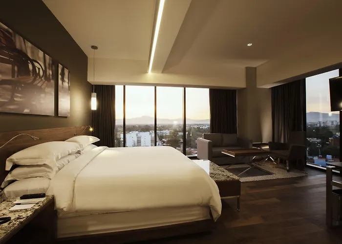 Krystal Grand Insurgentes Hotel 5*