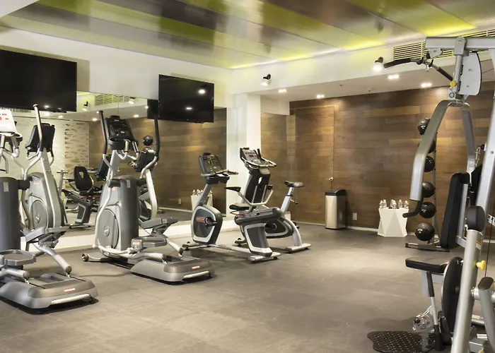 Krystal Grand Insurgentes 5*