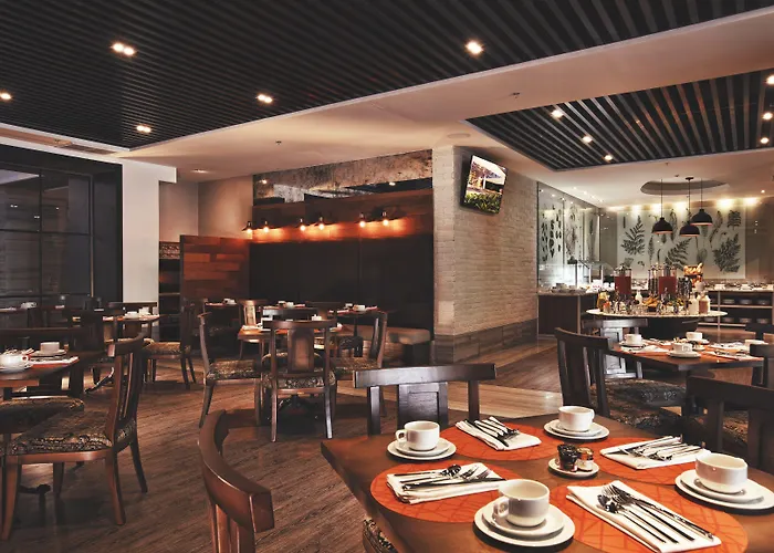 Krystal Grand Insurgentes 5*