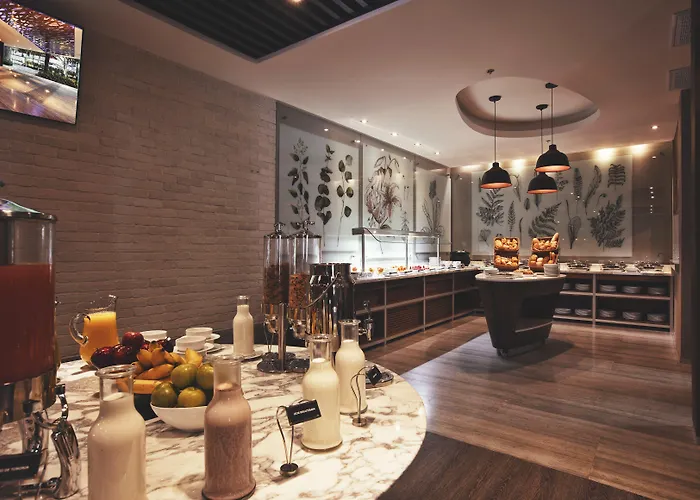 Krystal Grand Insurgentes 5*