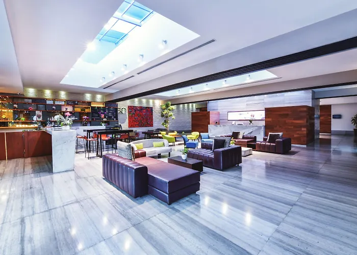 Krystal Grand Insurgentes