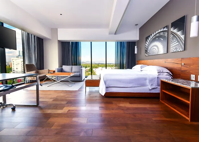 Krystal Grand Insurgentes 5*