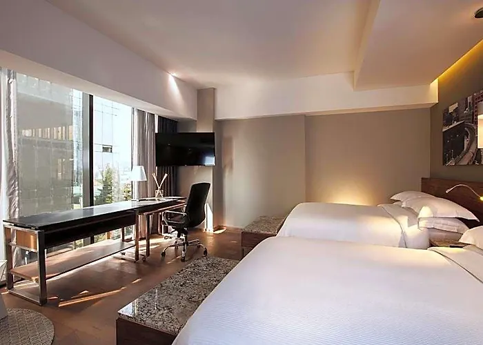 Krystal Grand Insurgentes Hotel 5*